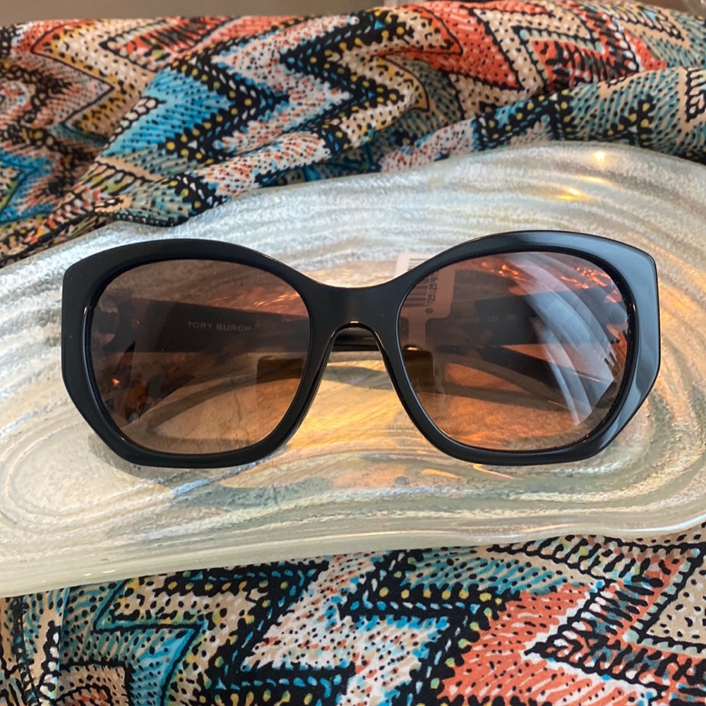 BRAND NEW TORY BURCH SUNGLASSES WITH TAGS